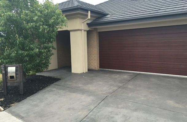 24 Oakgrove Drive, Craigieburn