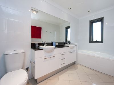 1 / 8 Hordern Street, Victoria Park