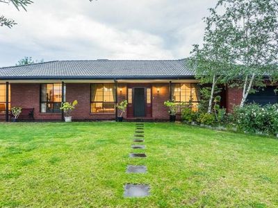 2 Oates Court, Taylors Lakes