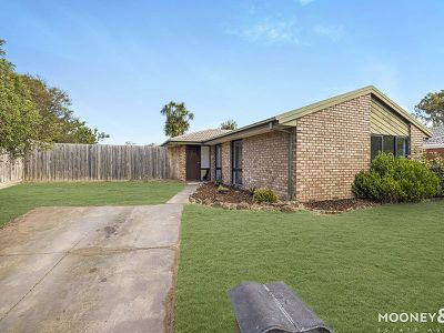4 Kara Walk, Cranbourne