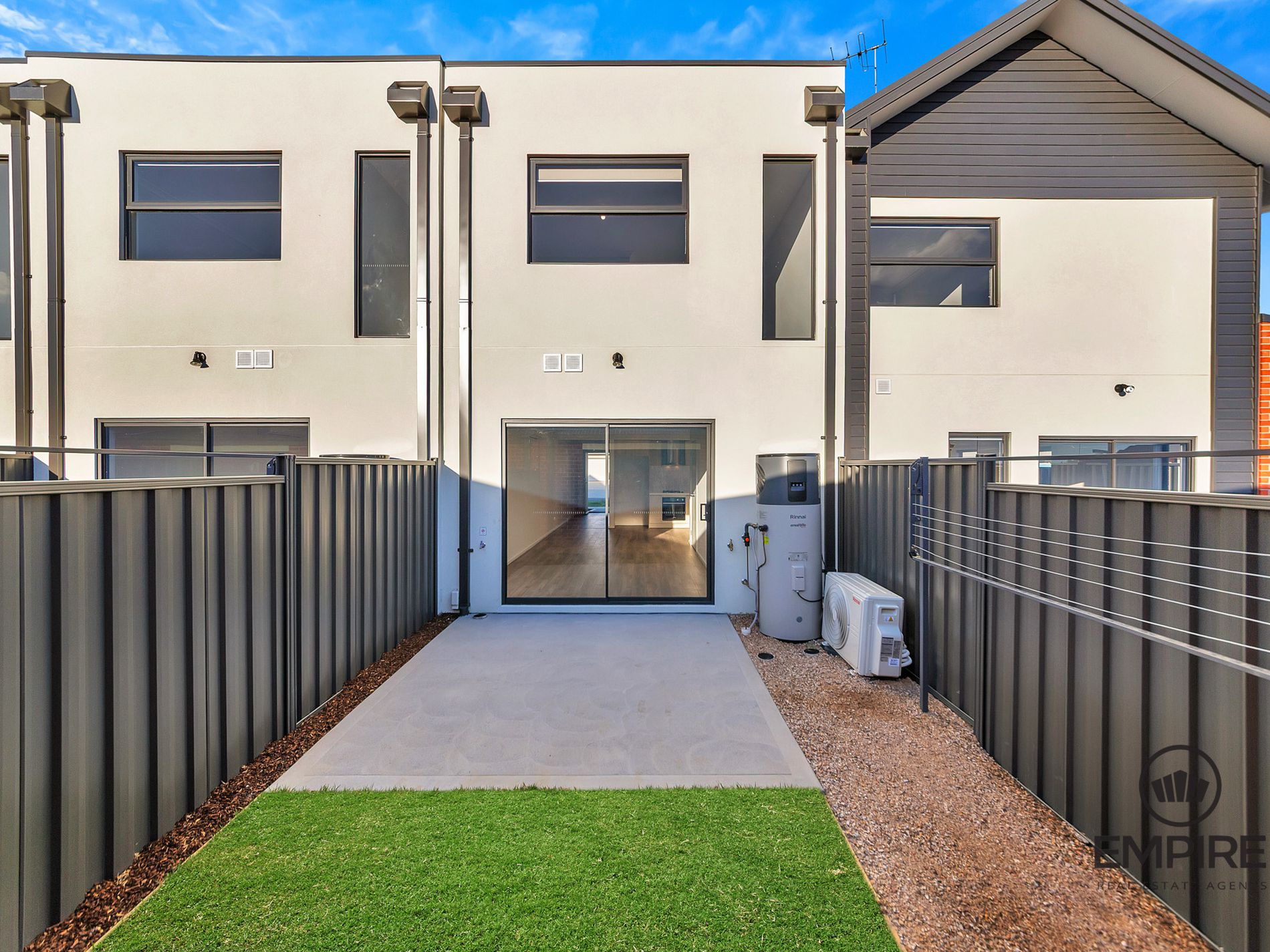 12 California Street, Clyde