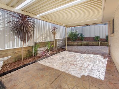 1 / 8 Narran Way, Flinders