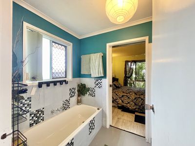 2 / 2 Hakea Court, Kawungan