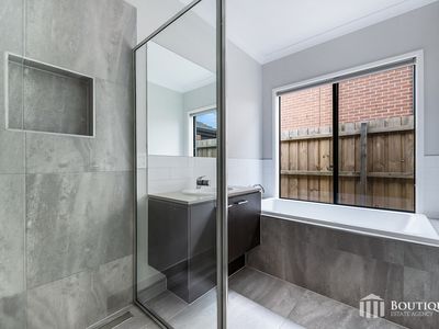 73 Rossiter Retreat, Cranbourne North