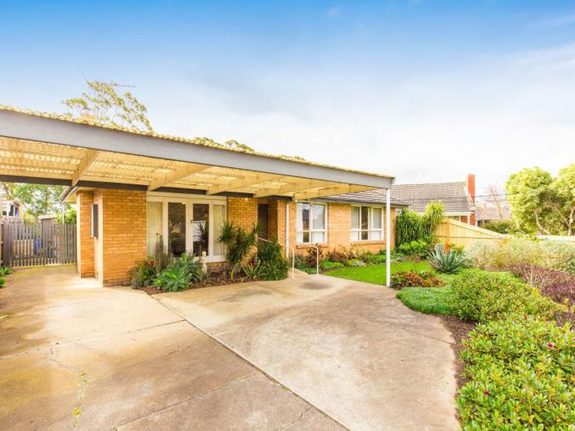 8 Thompson Court, Werribee