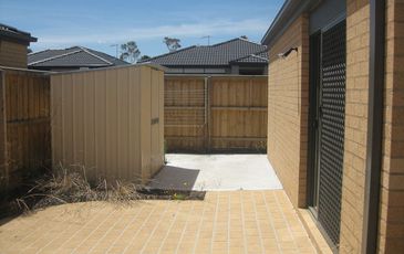 2 / 7 Syme Road, Pakenham