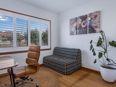 6 Compton Parade, Sunshine North