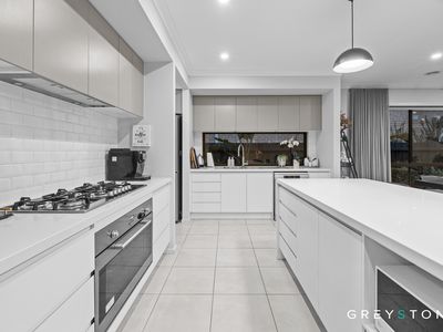 18 Cascade Drive, Aintree