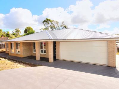 66 Lake Road, Balcolyn