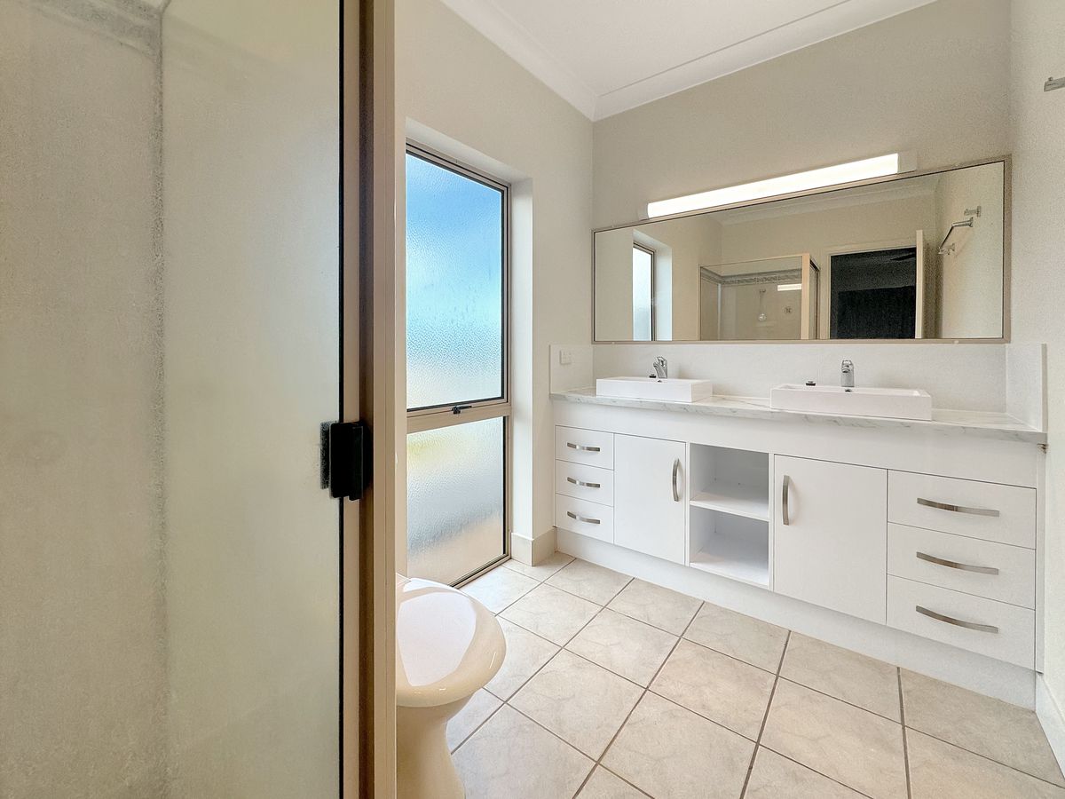 14 Storer Street, Atherton