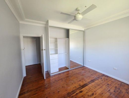 31 Centenary Rd, Merrylands