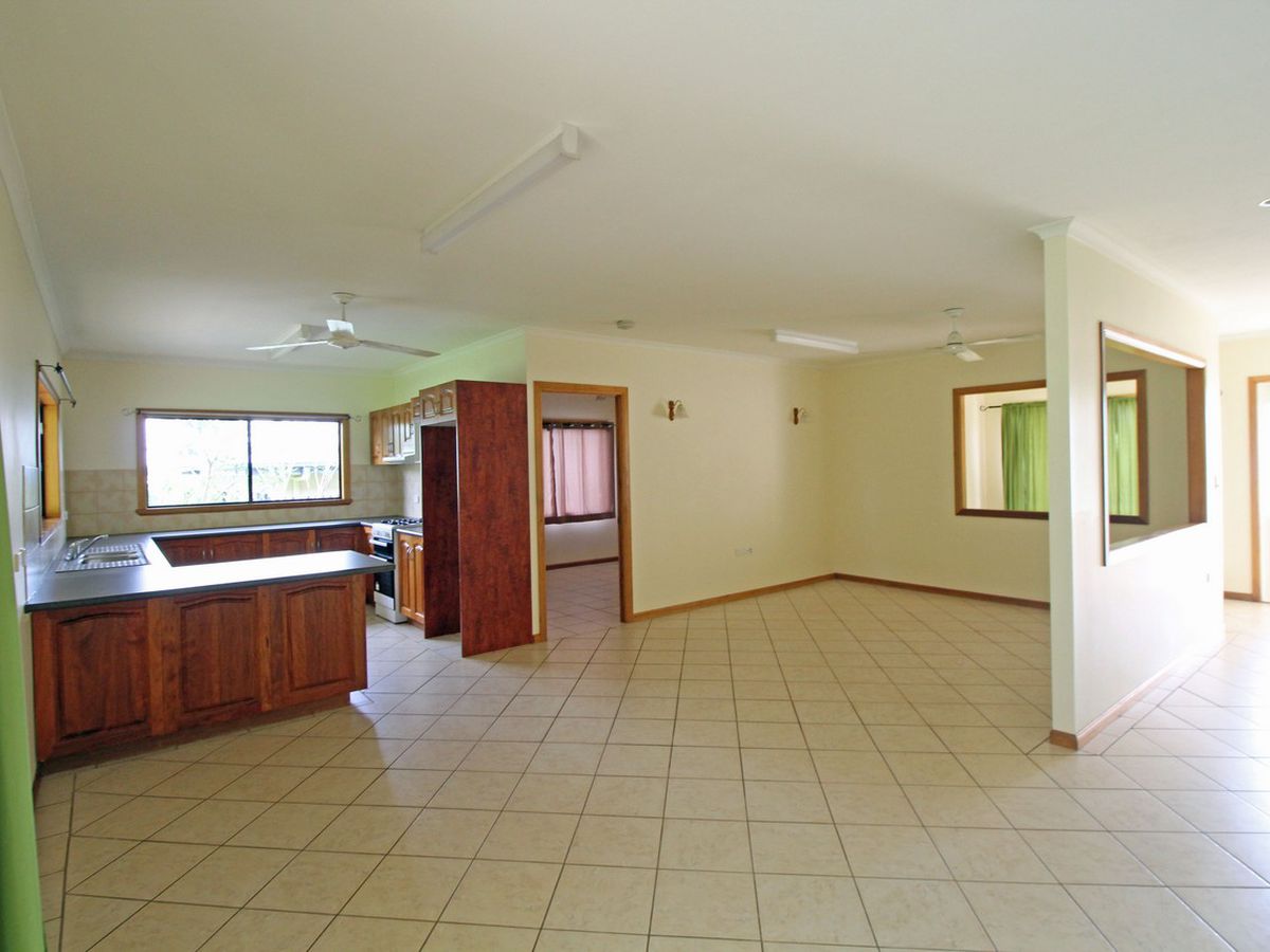 13 DANZER DRIVE, Atherton