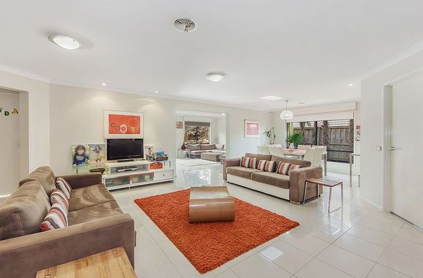 12 Kinloch Grove, Greenvale