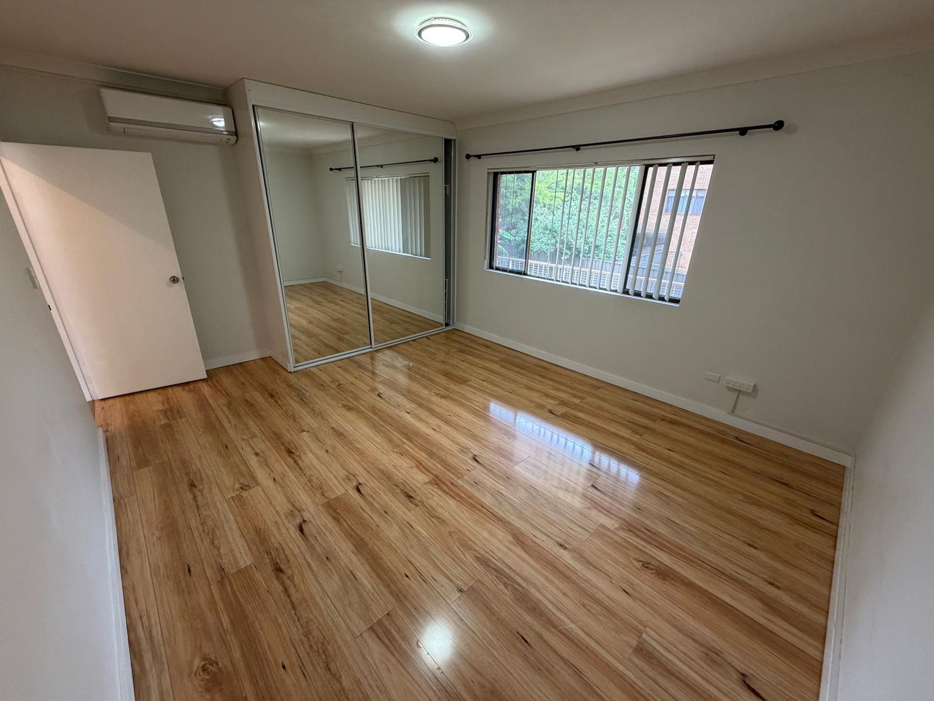 11 / 33 Queens Road, Westmead