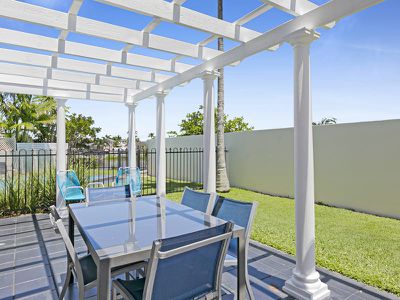 11 Antigua Way, Clear Island Waters