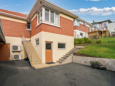 122 Easther Crescent, Kew