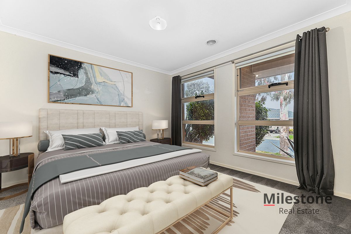 34 Mcallister Drive, Cranbourne East