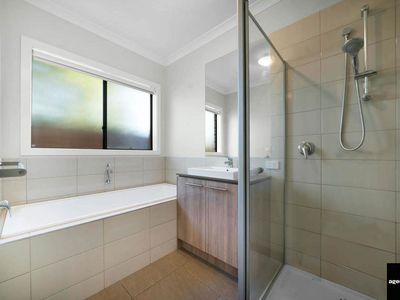 38 Wedgebill Circuit, Werribee