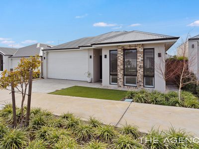 18 Deepwater Way, Lakelands