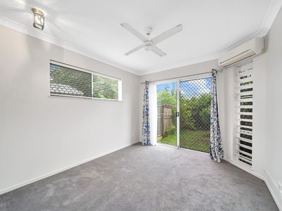2 / 8 Springfield Crescent, Manoora