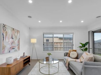 9 Hutchence Drive, Point Cook