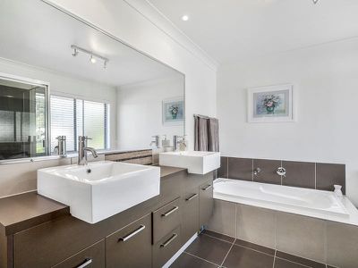 74 Moorindil Street, Tewantin
