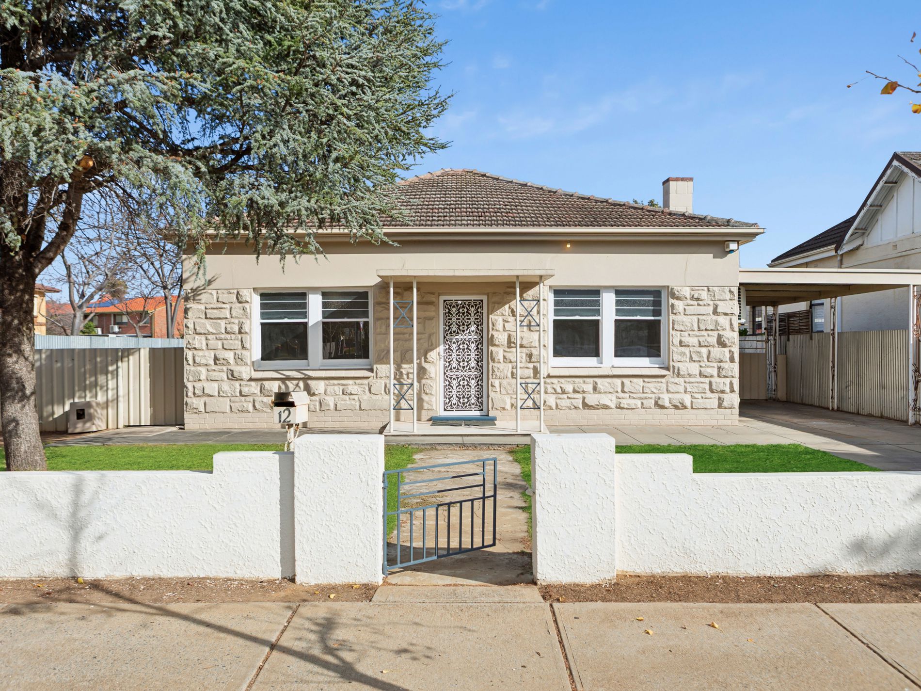 12 Clifford Street, Brooklyn Park