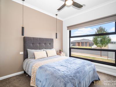 43 Waterlink Esplanade, Horsham