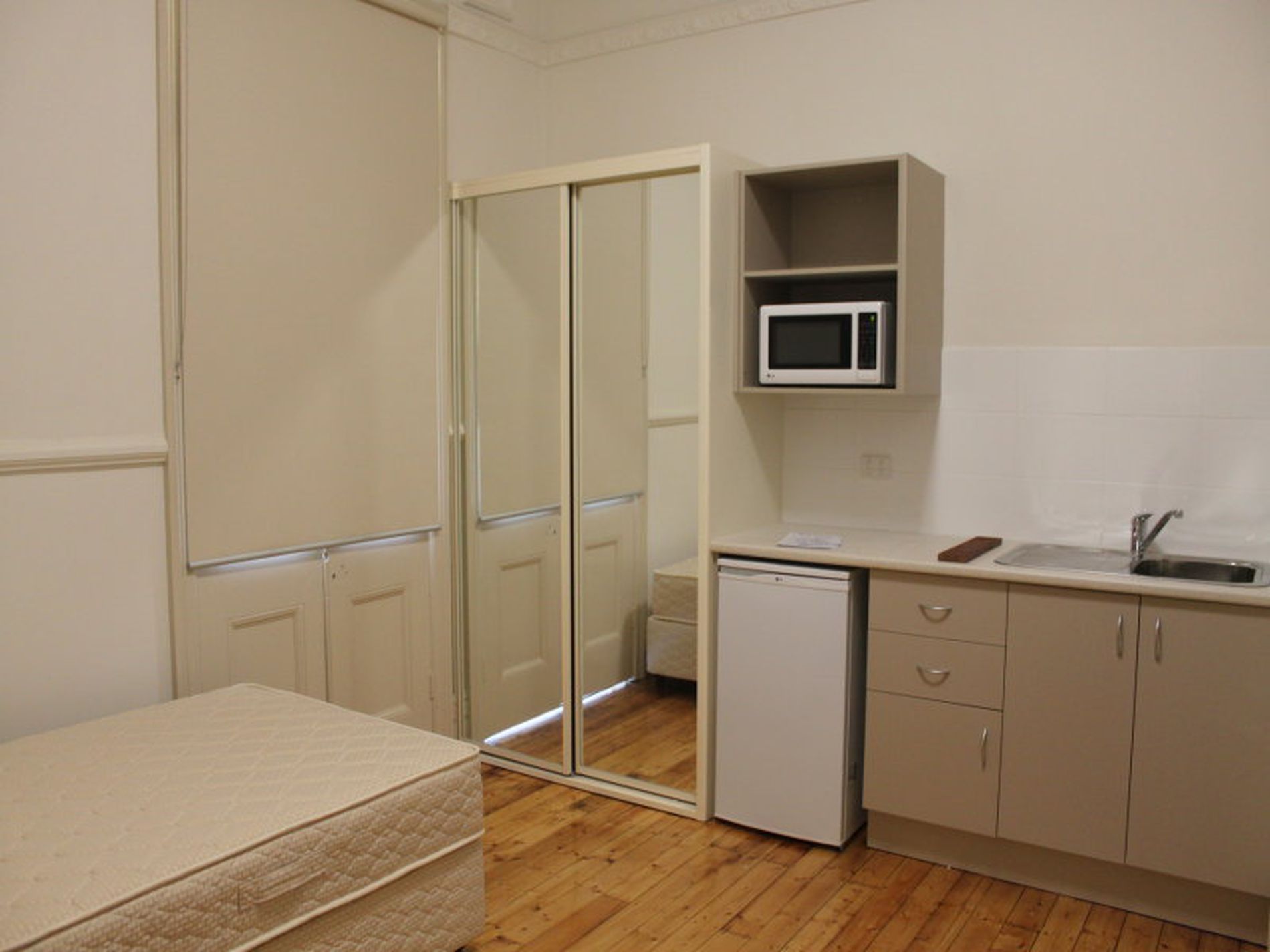 2 / 12 The Boulevard, Lakemba