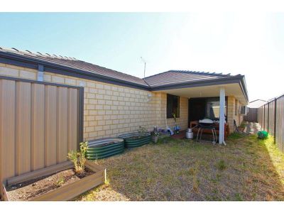 18 Tordera Pathway, Piara Waters