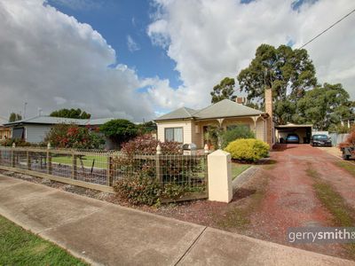 72 Williams Road, Horsham