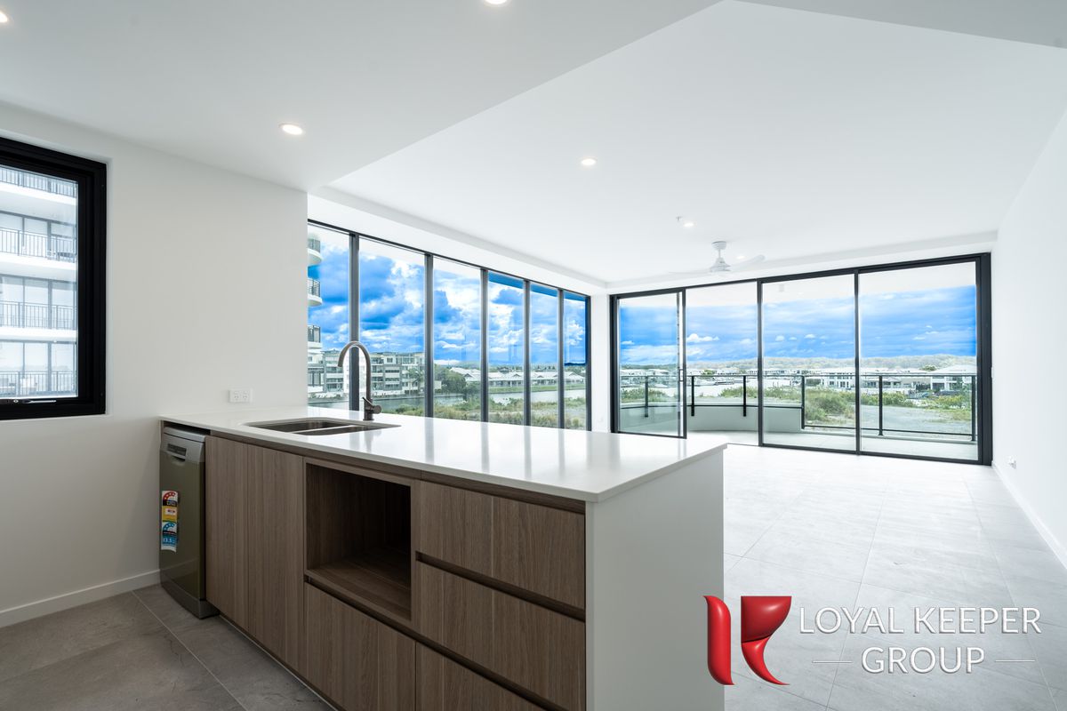 2301 / 10 Sickle Avenue, Hope Island