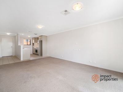 46 / 41 Lawrenson Circuit, Jacka