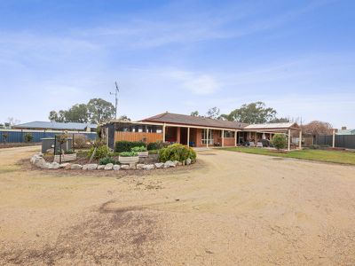 42 Oxley-Meadow Creek Rd, Oxley