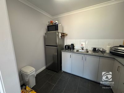 6 / 37 Steel Loop, Wedgefield