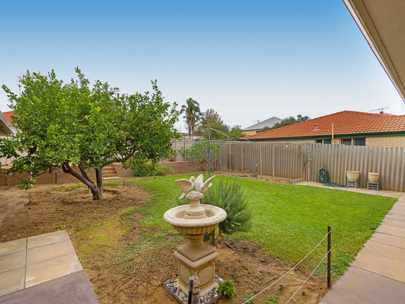 14 Strode Avenue, Hamilton Hill