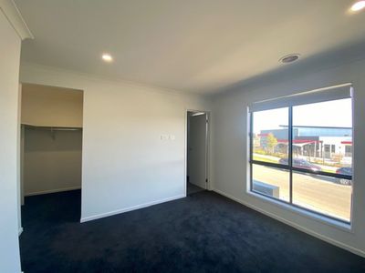 8 Paramount Boulevard, Wyndham Vale