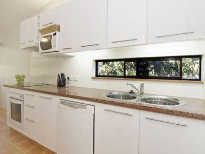 9 / 28 Rudd Street, Broadbeach Waters