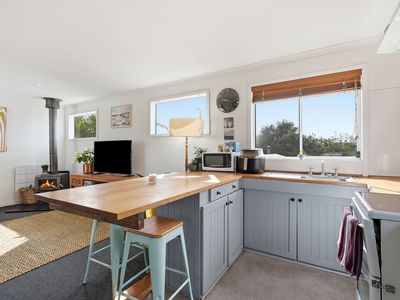 3 Lagoon Road, Carlton