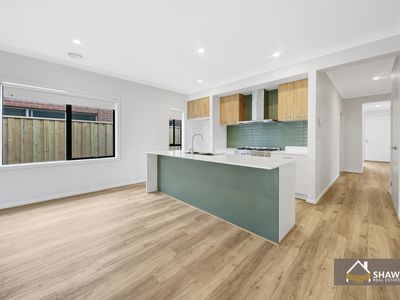 18 Trentino Grove, Fraser Rise