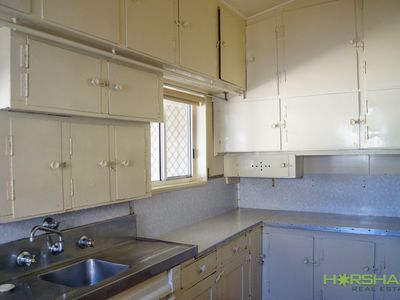 12 Railway Avenue, Horsham