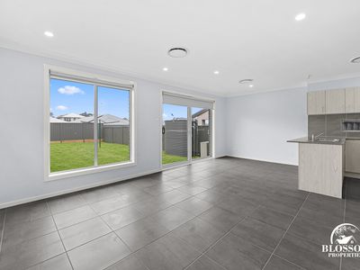 57 Flying Fox Circuit, Oakville