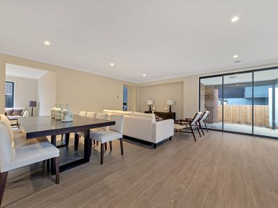 114 Yeungroon Boulevard, Clyde North