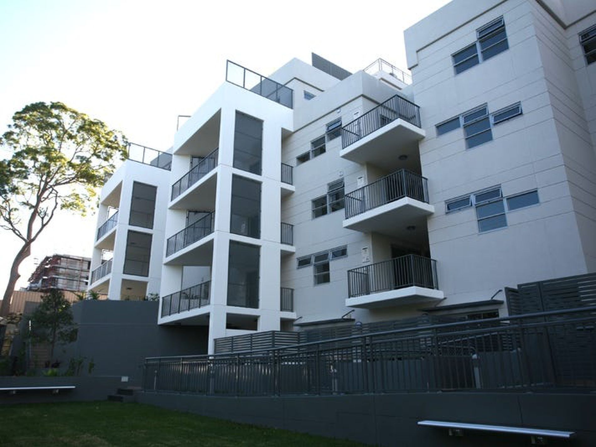 32 / 200 Gordon Crescent Crescent, Lane Cove North