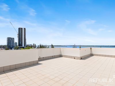 29 / 136 Marine Parade, Southport