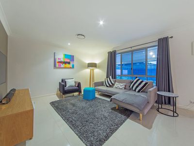47 Schooner Circuit, Manly West