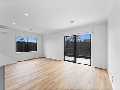 4 Portulaca Avenue, Manor Lakes