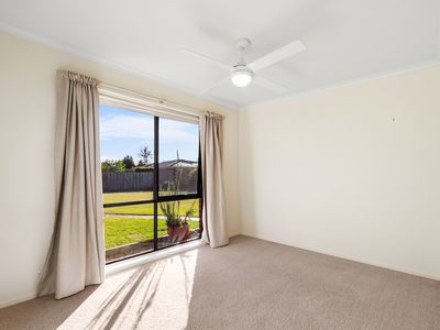 12 Yvette Close, Sale