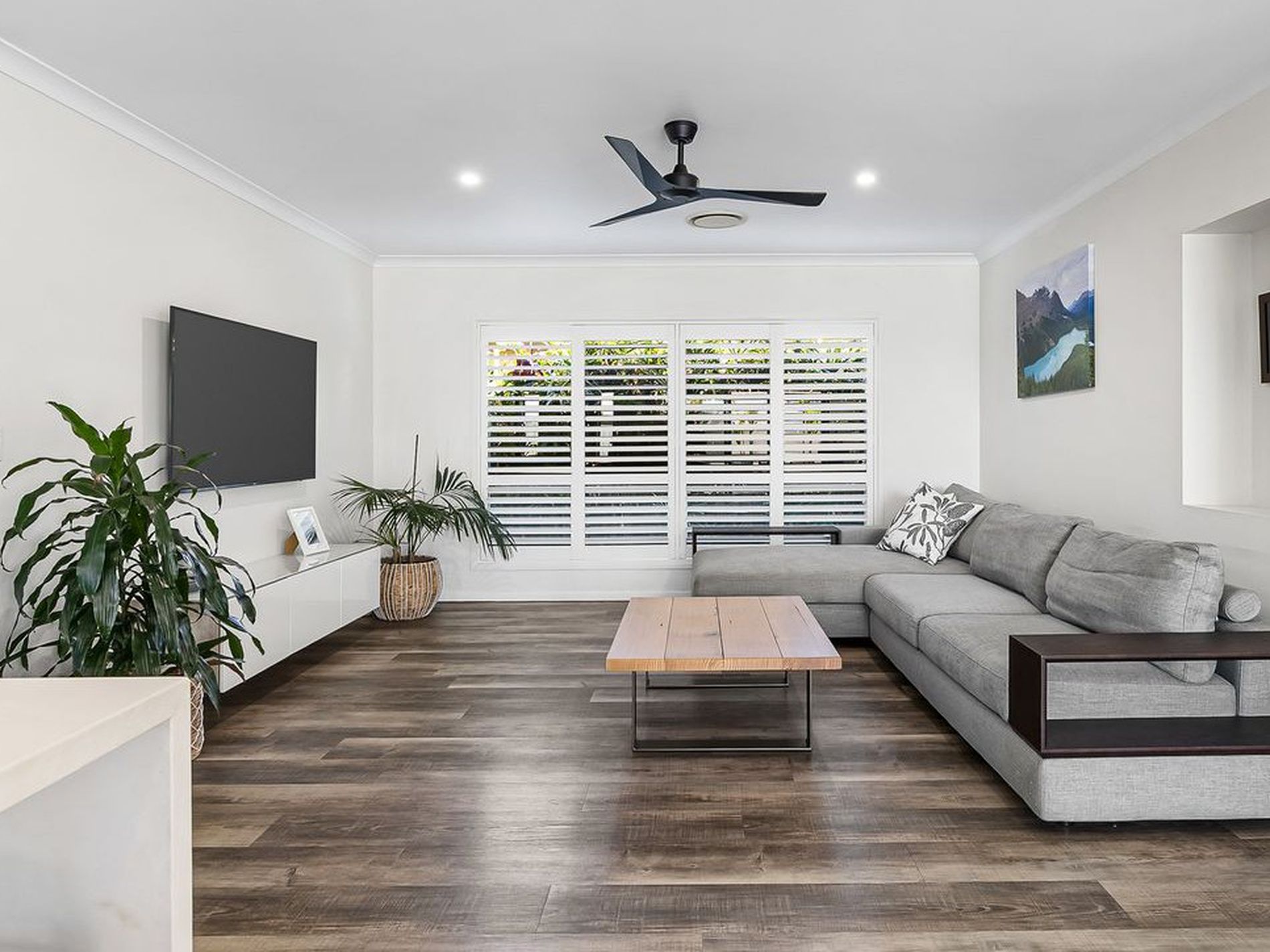 6 Melos Place, Parrearra