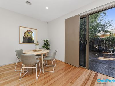 3 / 4 Strachan Street, Oak Park